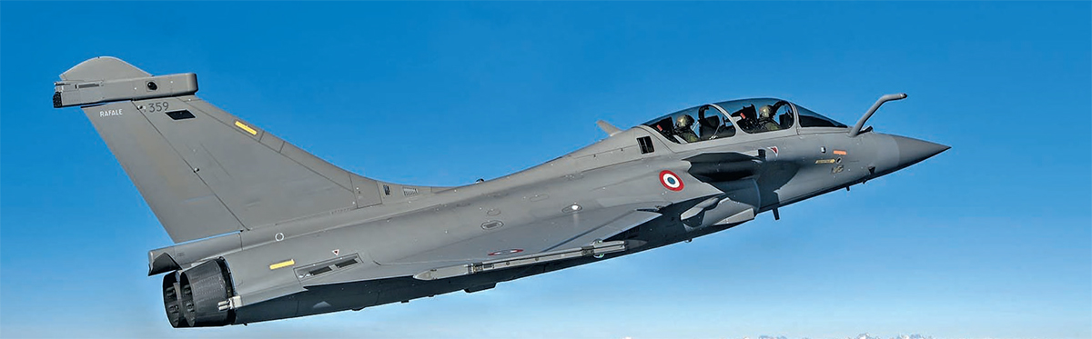 Premiers Rafale F4.1 Dans L’Armée De L’Air Et La Marine - Magazine Raids